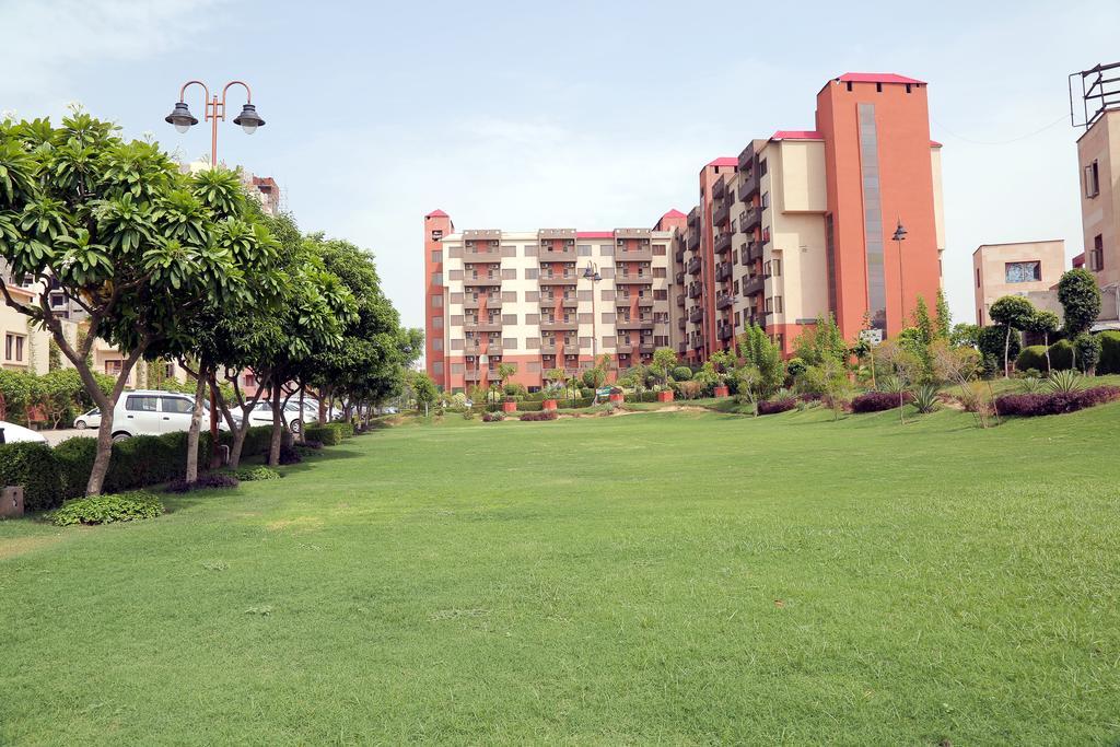 Resortharekrishnaorchid Vrindāvan Exteriör bild